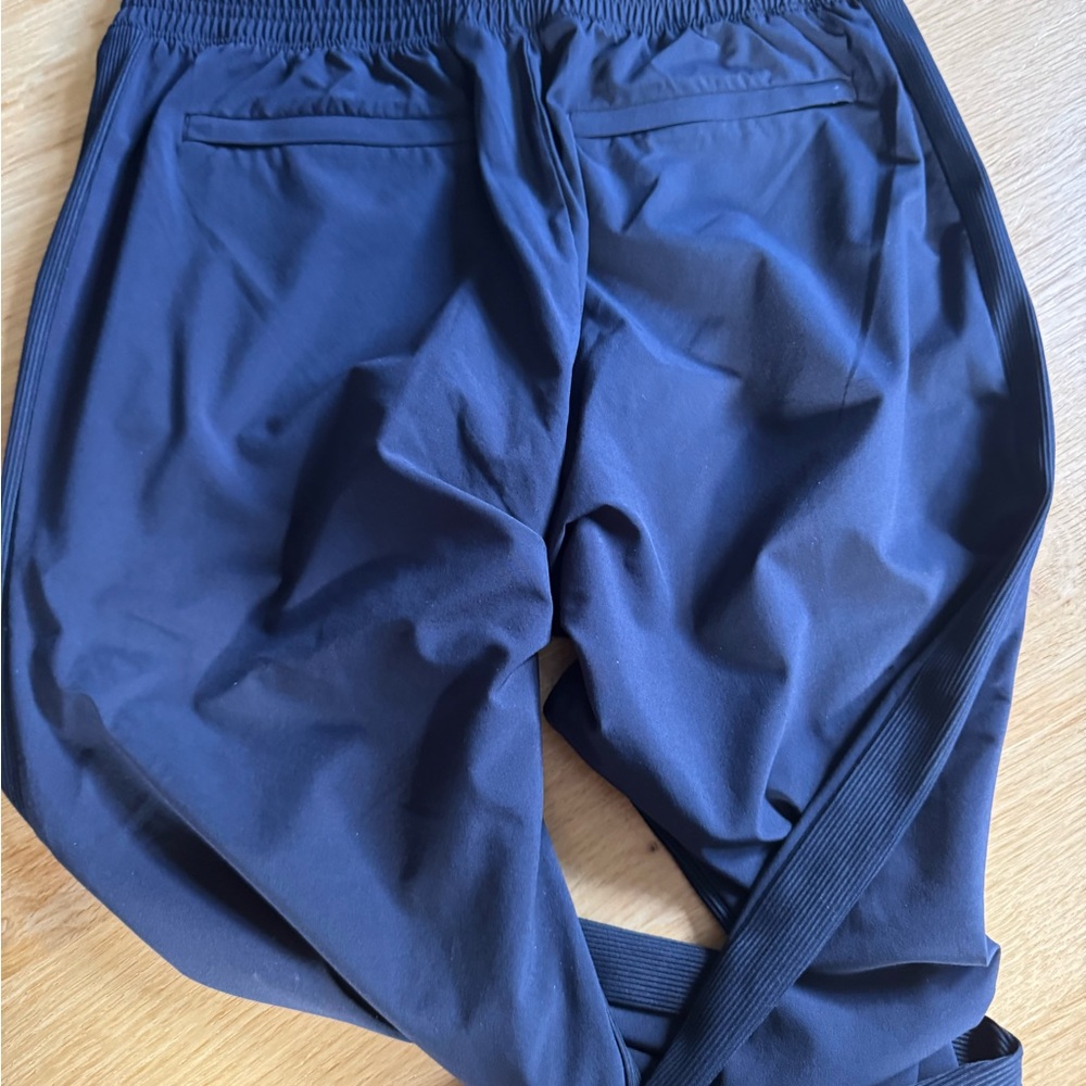 Athleta navy pants never worn size 4 Tall - Picture 3 of 4